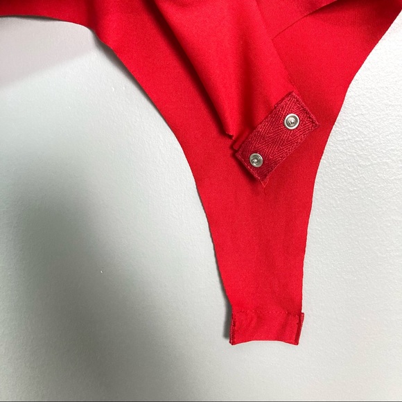 ASTR Chain Reaction Bodysuit Women’s Size M Surplice Wrap Front Long Sleeves - Picture 9 of 12